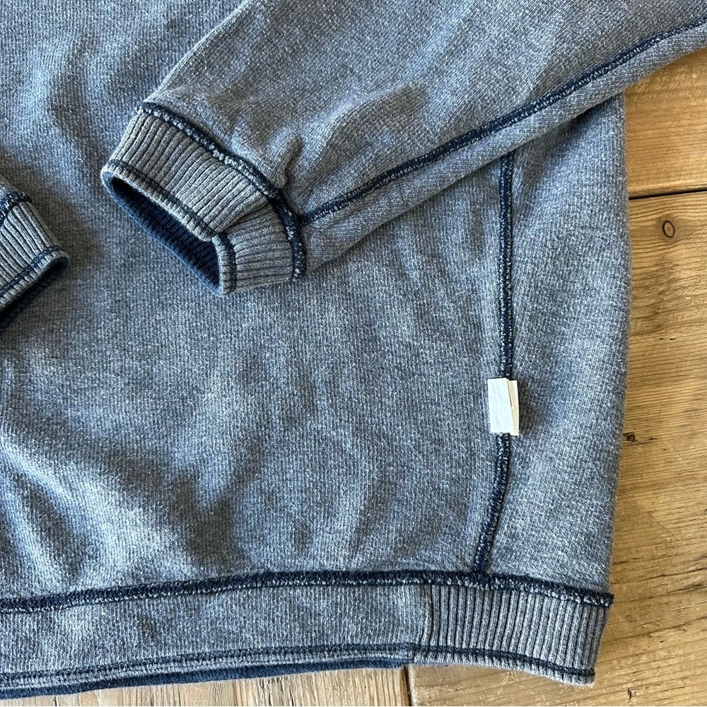 Tommy Bahama Crewneck Sweatshirt Reversible Navy Blue and Gray Color - Picture 8 of 14